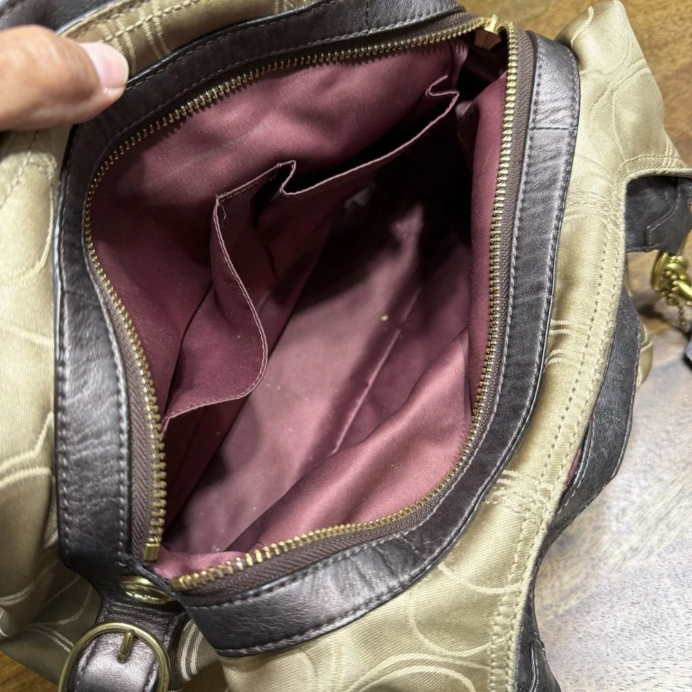 Coach Mia Maggie Hobo Shoulder Bag / Purse 16153 Horse Carriage Hang Tab